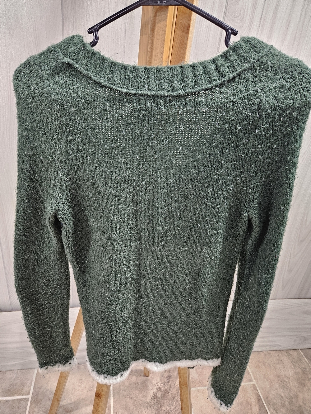 Sweater - Picture 3 of 4